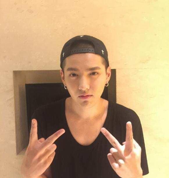 4位卸妆后的小鲜肉评分出炉：终于出来一个破满分，鹿晗只得97分