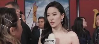 「不满」外籍人士限制入境,刘亦菲被困国外,对外自称亚裔惹网友不满