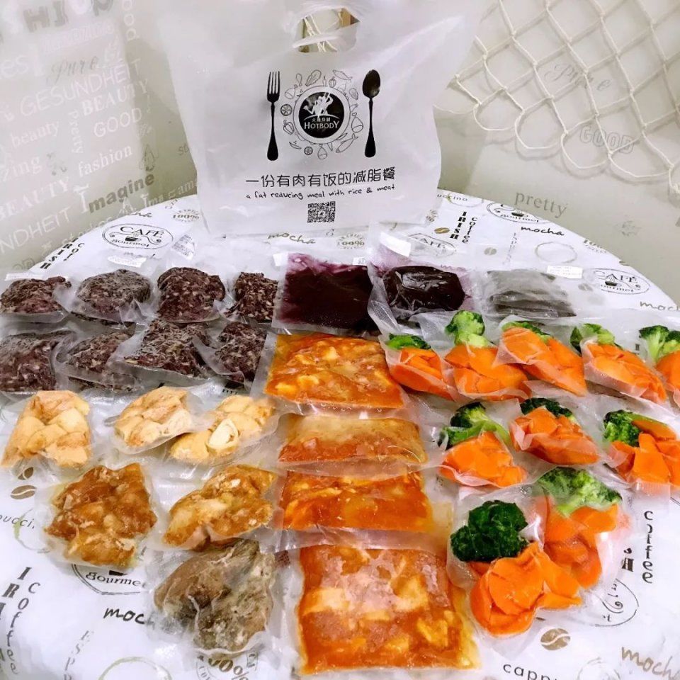 这里暗藏超模吃不胖的小秘密!腿长是天生的，瘦是吃出来的!