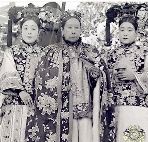 「漂亮」直击清朝宫女的真实容貌:图二是慈禧身边的两姐妹,图七清秀漂亮