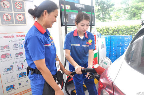 中午去加油更省钱？这五个加油谎言很多人都被骗了！
