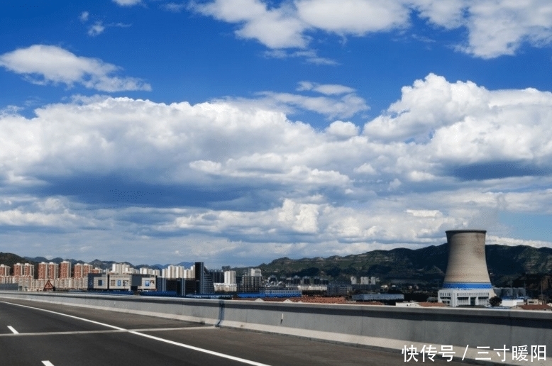  高速■高速公路统一限速，对此车主十分高兴，根本不用担心被扣