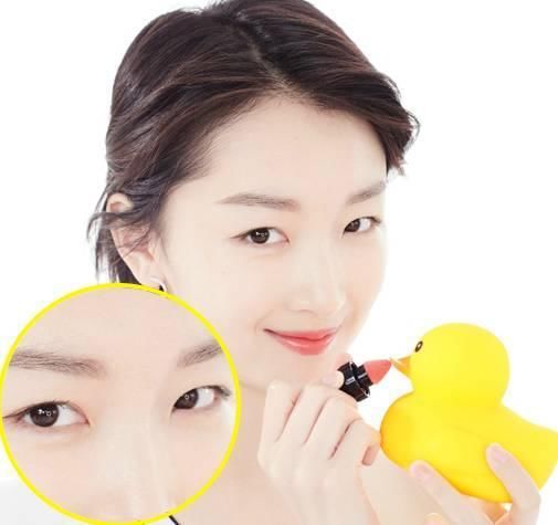 周冬雨刘诗诗能撩倒那么多男神，都是因为这款神奇的“绿叶眼妆”