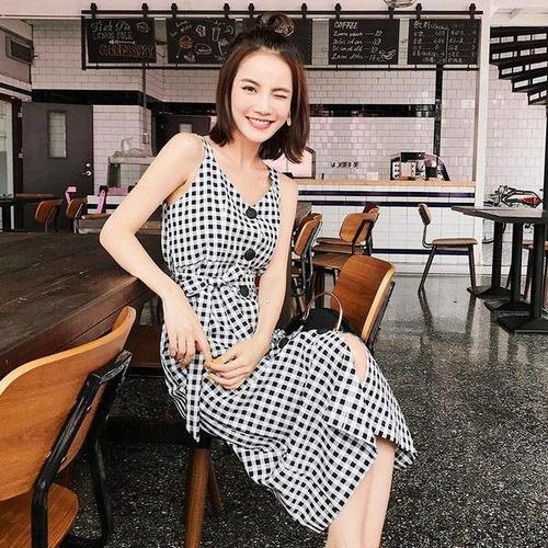 换季穿搭不烦恼，气质连衣裙搭配优雅升级