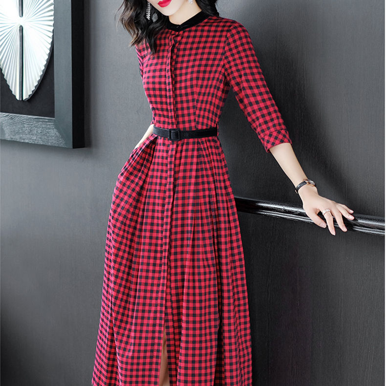 现在不流行风衣了，这才是今年的主流的秋装，美嫩不止一点点