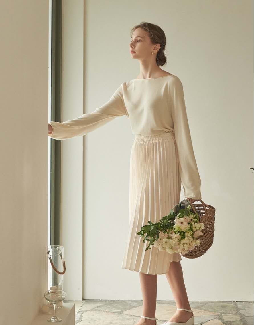  显得■“百褶裙”就是为春天准备的，7个搭配方案简约优雅，直接照穿