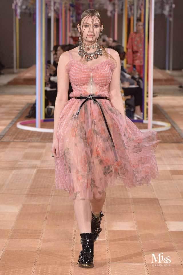 看得见的诱惑才是最危险的致命诱惑