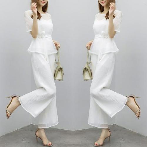 7080后女人，再怎么没钱也要买阔腿裤套装，上身，嫩到飞