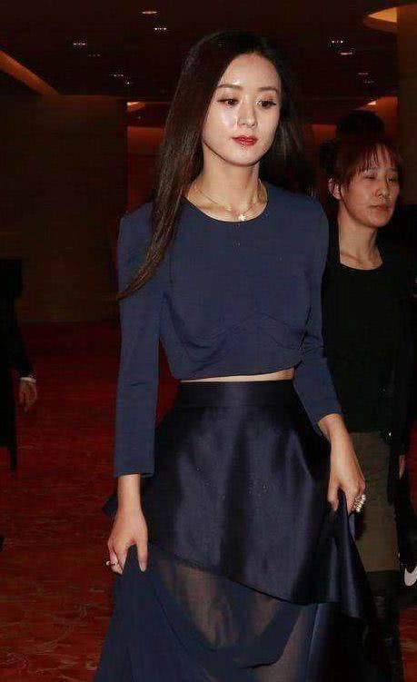 原来黑丝可以性感到这种程度；网友：美到不敢直视！