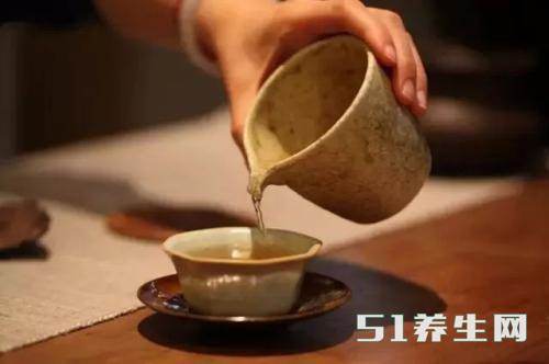 经常喝茶到底是抗癌，还是致癌呢？疑惑已久的事，医生终于发话了