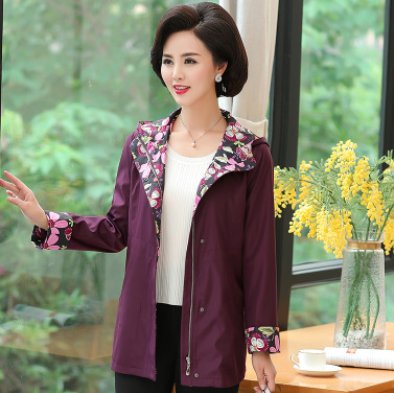 真的没人看出婆婆60了，全因为她穿这裙子，像个大姑娘儿