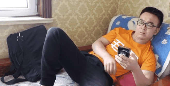 男子接到诈骗电话，一顿吹牛把骗子的思路都打断了，网友：真牛逼