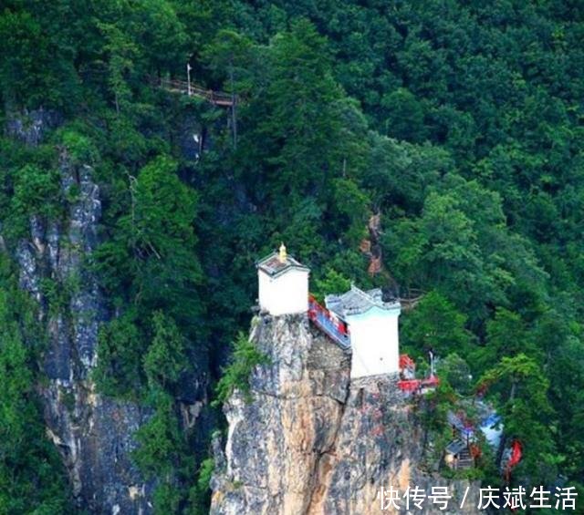 中国最危险寺庙,建在1600多米悬崖之顶,一不小心就会跌入深渊!