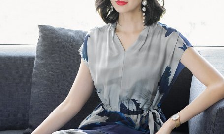 姑娘，今年流行穿这样的连衣裙，吸睛时尚又洋气，轻松穿出女神范