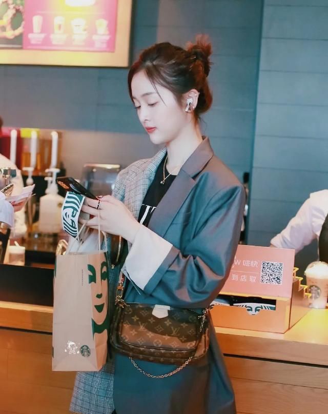 「烦恼」春季踏青游玩不烦恼,18套超心机穿搭可盐可酷随心变