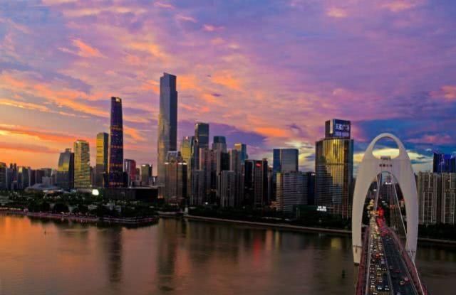 投50亿建世界第一高楼，打算7个月完工，现在却变一个30亩水坑