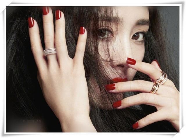 当杨幂和舒淇同登杂志封面，网友：终于见识到妩媚的最高境界了！