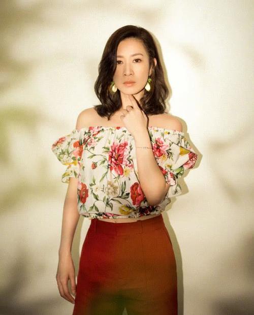 她曾是TVB力捧一姐，如今给秦岚当配角，43岁女人味儿爆棚！