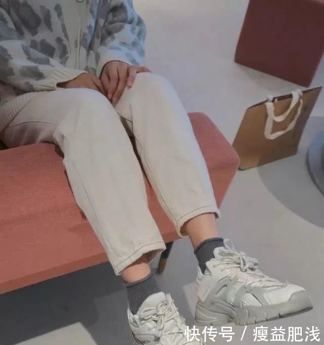  『舒适』初春一定要入的几款鞋子，百搭舒适不磨脚，高颜值更吸睛