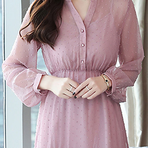 上海姐姐真大胆!镂空蕾丝直接穿出门，街上男人见了都脸红