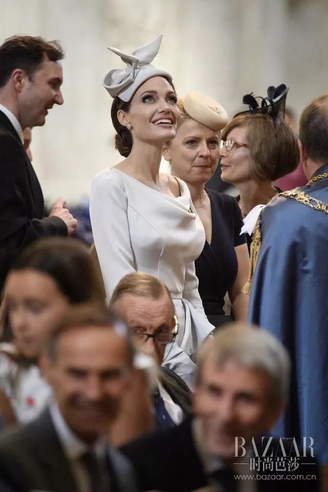 穿一身顺色最省事?不花点心机就能时髦那都是骗你的