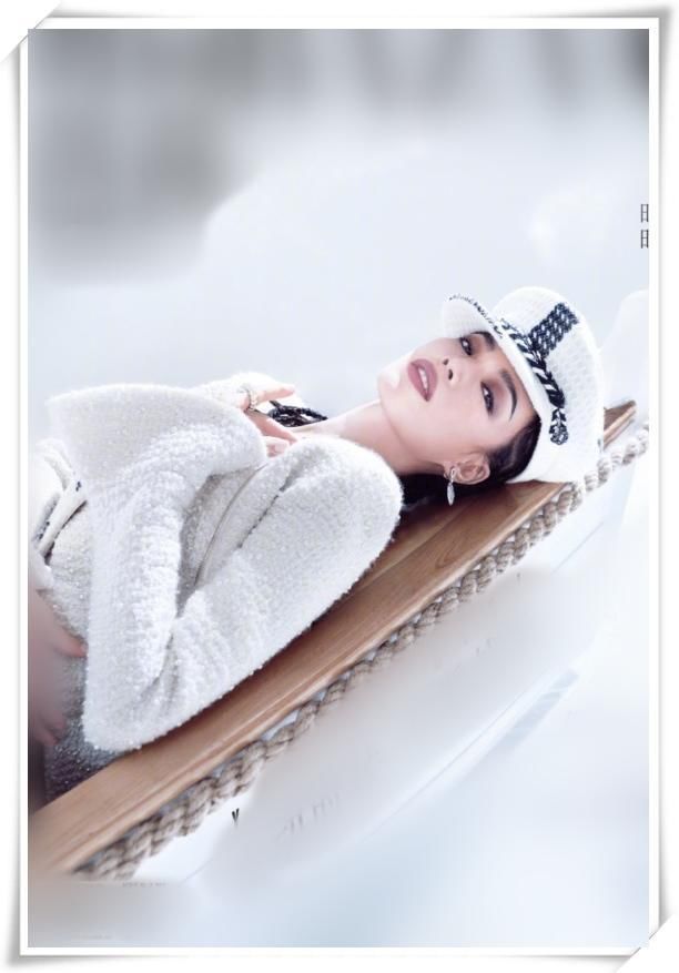 当杨幂和舒淇同登杂志封面，网友：终于见识到妩媚的最高境界了！