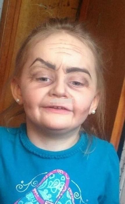 笑喷了！给6岁的外甥女化了一个妆，瞬间看到她60岁的样子！