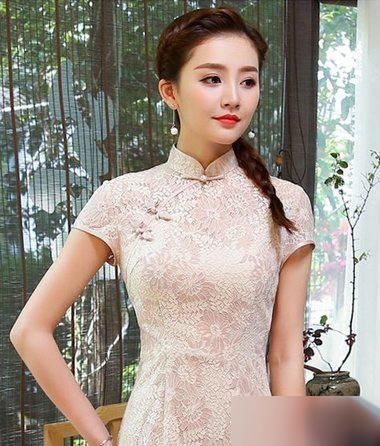 跟明星学扎独辫发型，大辫子够味儿！