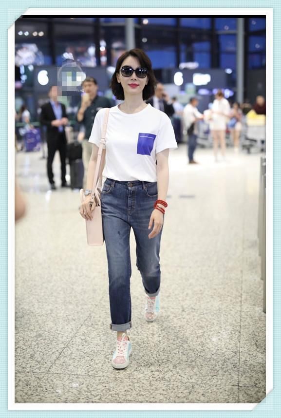 当陈数和关晓彤同穿白T配仔裤,才知道年龄和气质哪个更重要!