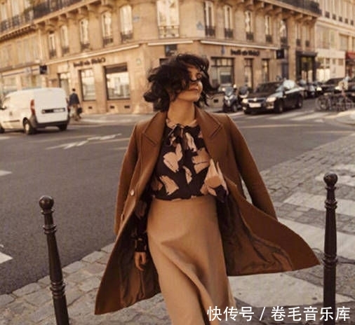 女人■优雅女人最爱的法式穿搭,简约中还带点甜美,着实迷人