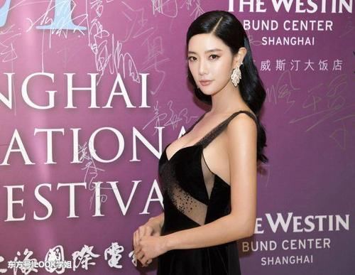 李成敏走红毯，S型曲线身材令人折服，网友：不愧是亚洲第一美