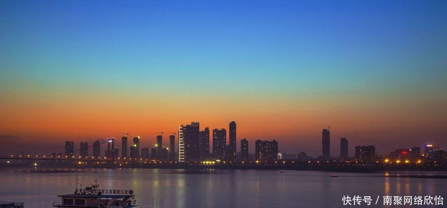 成都和武汉, 未来发展你最看好哪个 不同维度分析, 附城市GDP图