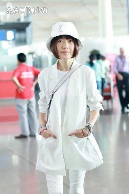 鲁豫终于不再是“大头娃娃”了，长胖了不少，气质大变样!