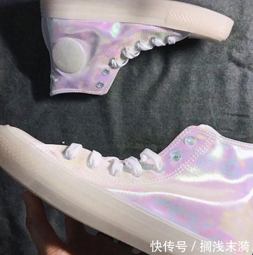 匡威帆布鞋■黑白匡威真的太俗了,这双“渐变匡威”更潮,穿上秒变最靓的仔
