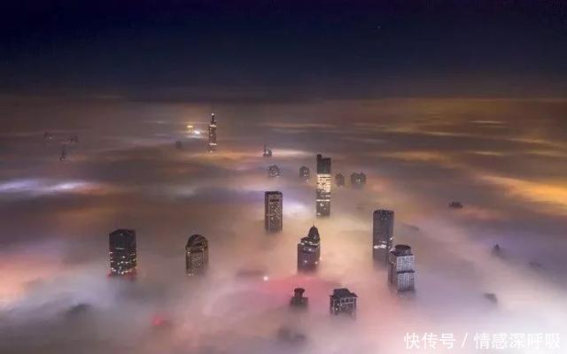 罕见！乌鲁木齐下黄雪这是来自大自然的警告！