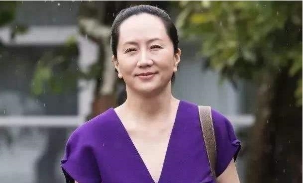  成熟女性|“长公主”孟晚舟，手拿两万元包穿蕾丝裙，依然美得光彩照人