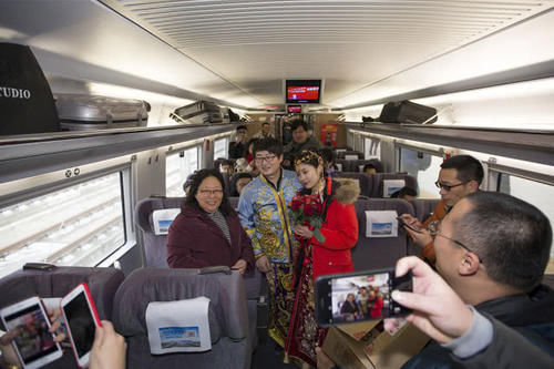  「女硕士」农村小伙乘坐高铁，30元娶回家漂亮女硕士