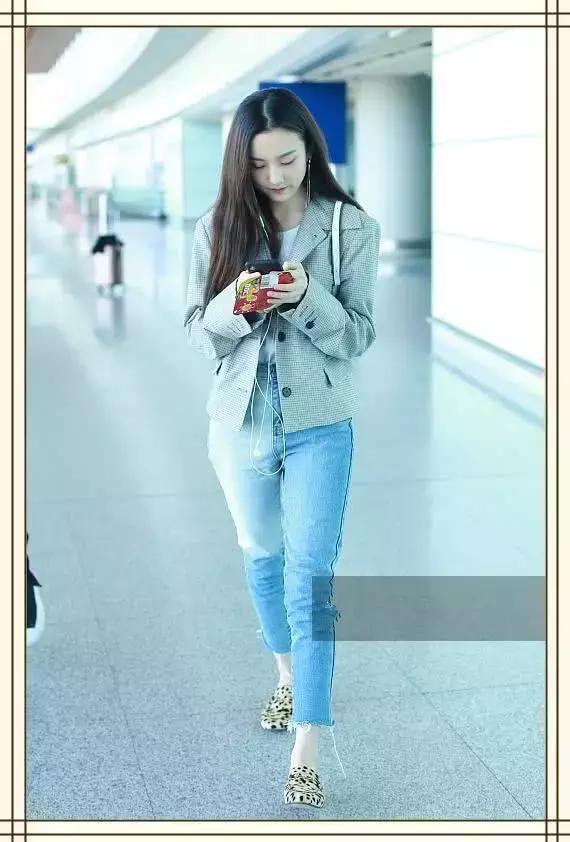 宋祖儿的腿太好看，但同一条牛仔裤欧阳娜娜穿，网友：这是少女腿