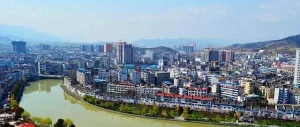  唯一■湖北省唯一同时与陕西、重庆接壤的县，也是“自然中国心