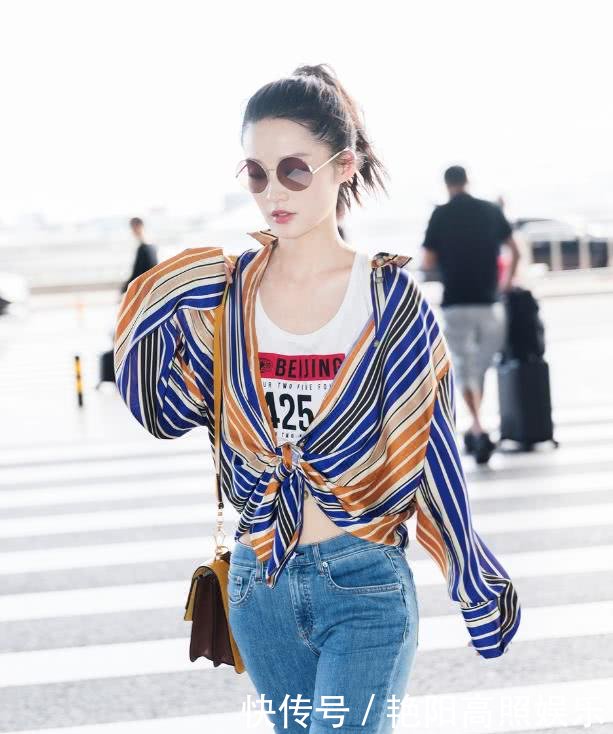 李沁怎么那么会玩?改良高跟鞋当成拖鞋穿,却把脚穿得扁扁的