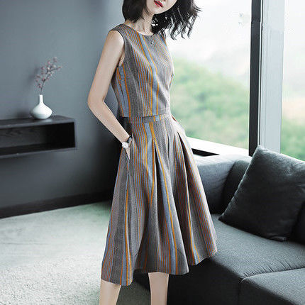 带娃出门千万别穿连衣裙，穿洋气阔腿裤套装，下一个辣妈就是你