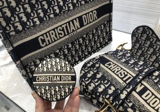 「DIOR」DIOR、YSL等五大品牌2020新款气垫，美到翻天了啊