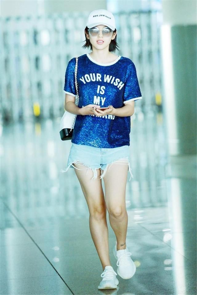 唐艺昕真够自信的,腿粗坚持不P图,还玩下衣失踪大秀“美腿”!