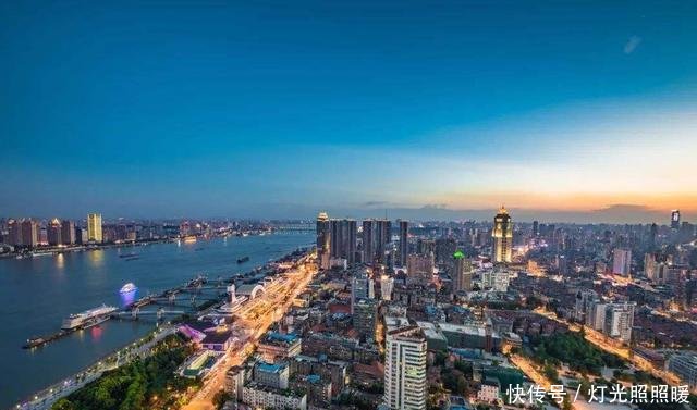 中国最幸福的5座城市，成都遗憾落选，第一名被誉为九省通衢