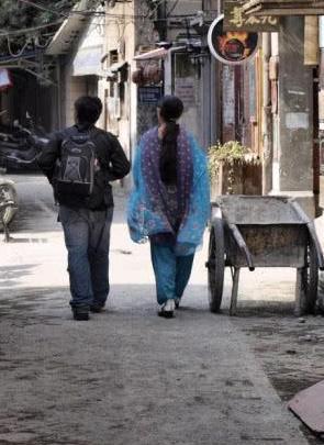 印度人想要定居中国，全为我国的这一工具，网友笑称：不能让给你