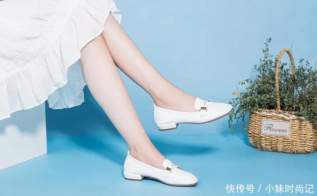  『没关系』不会穿高跟鞋? 没关系, 有平底单鞋一样够仙够美