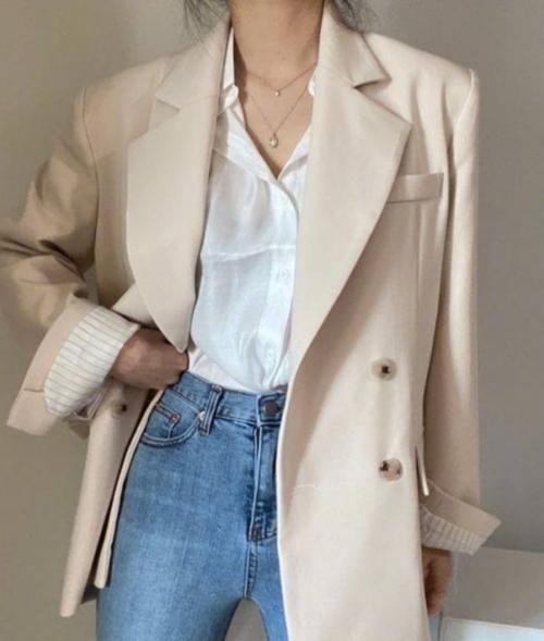 「衬衫的款式」论高级感是怎么练成的?学学精致女孩这样穿,时髦个性又迷人