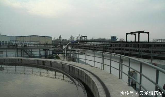  阜阳市@此地原是一个市，只因人口太多被拆成两个市，但现在人口