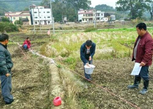 未来的农村人，或多或少会面临两个问题，几乎村村都有，早准备