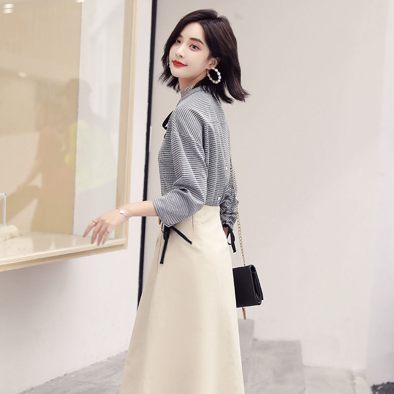 清晨打开窗户，看到一个邻居穿这秋装，简直让人目瞪口呆